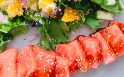 Oosterse salade met rauwe zalm